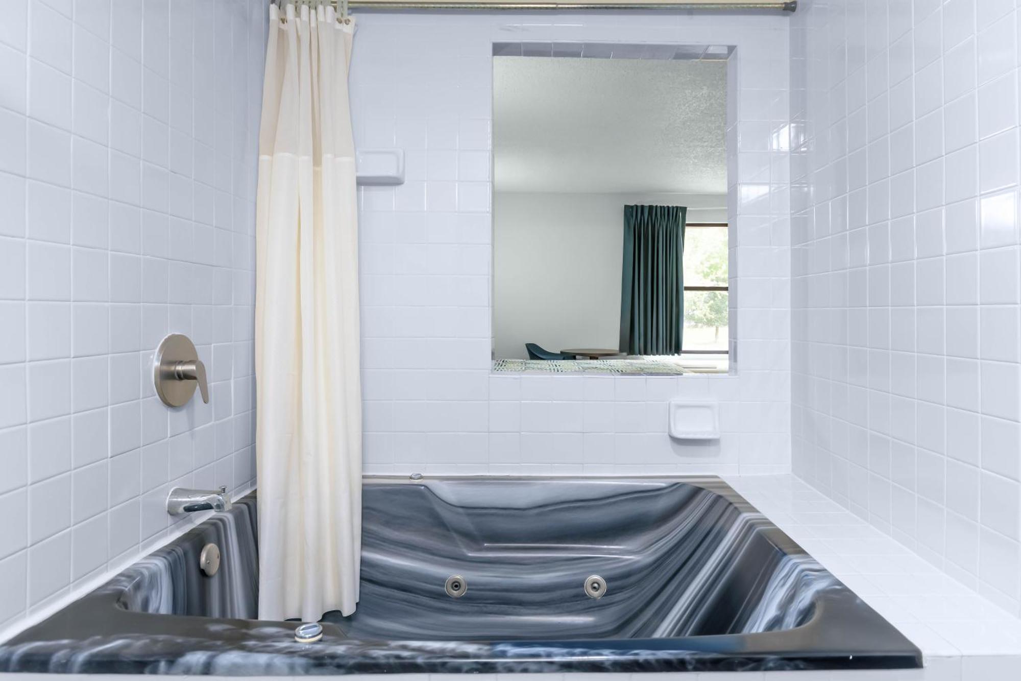 Hotel 6 - Franklin, Oh